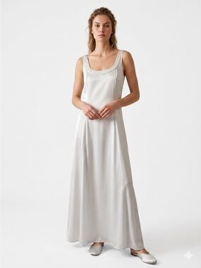 Vintage Queen Anne’s Lace by Eileen West 100% silver silk maxi nightgown sz Sml
